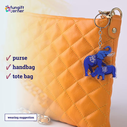 Juego de 2 llaveros de amuleto antirrobo con elefante azul y rinoceronte, símbolo de Feng Shui para protección 2.27" L x 2.15 W x 0.16" H, acrílico transparente ligero y duradero, llaveros con cierre de anillo dividido